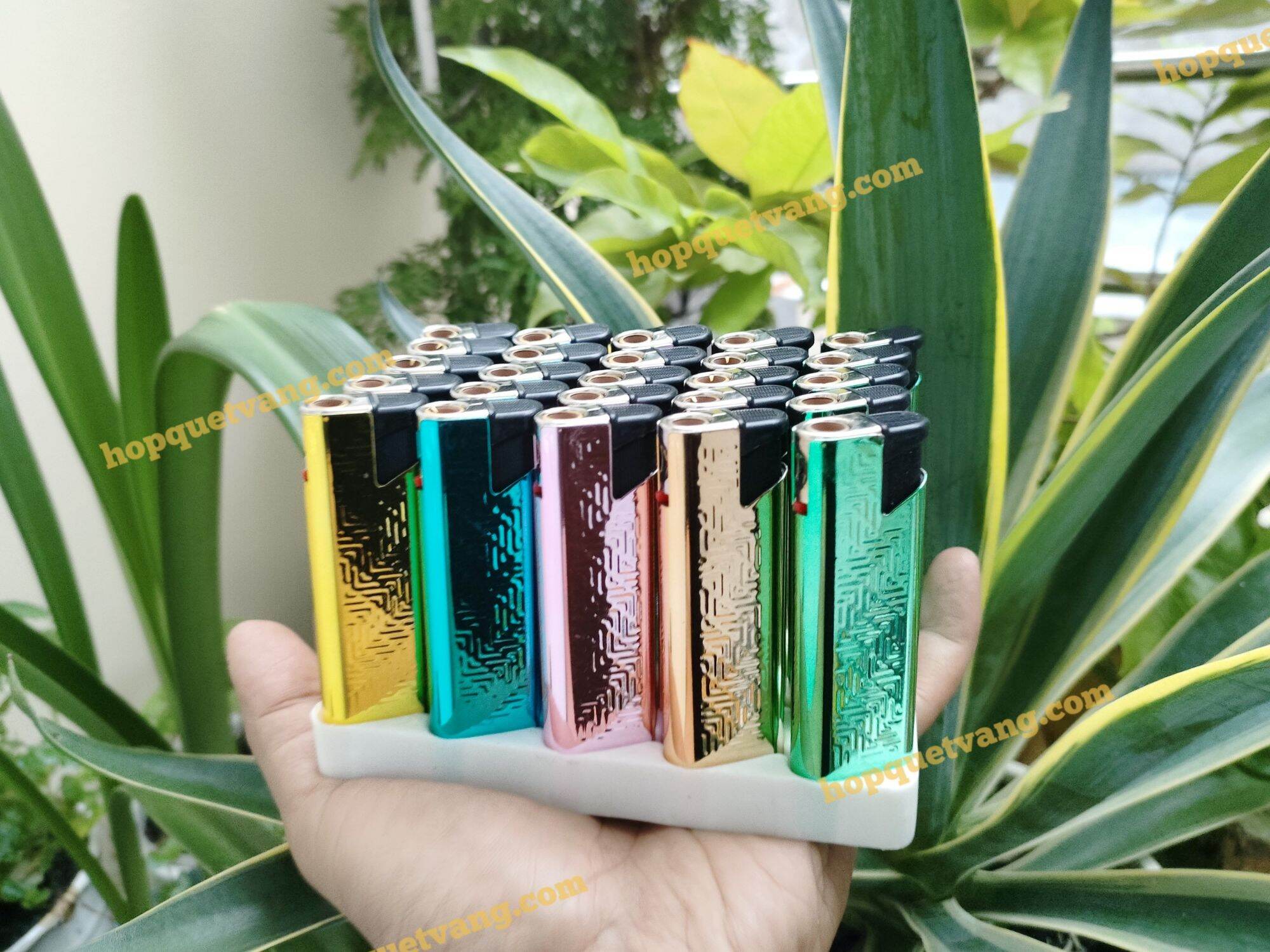 Combo 5 Quẹt / Bật lửa tia xanh vỏ kim loại nhiều màu Ánh Kim lấp lánh