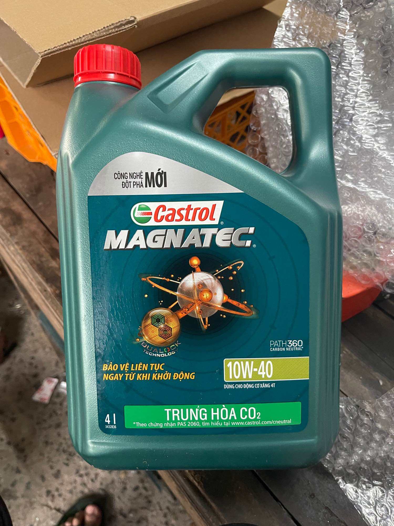 (Giá KM) Nhớt Castrol 10w40 SP magnatec 4L 2023