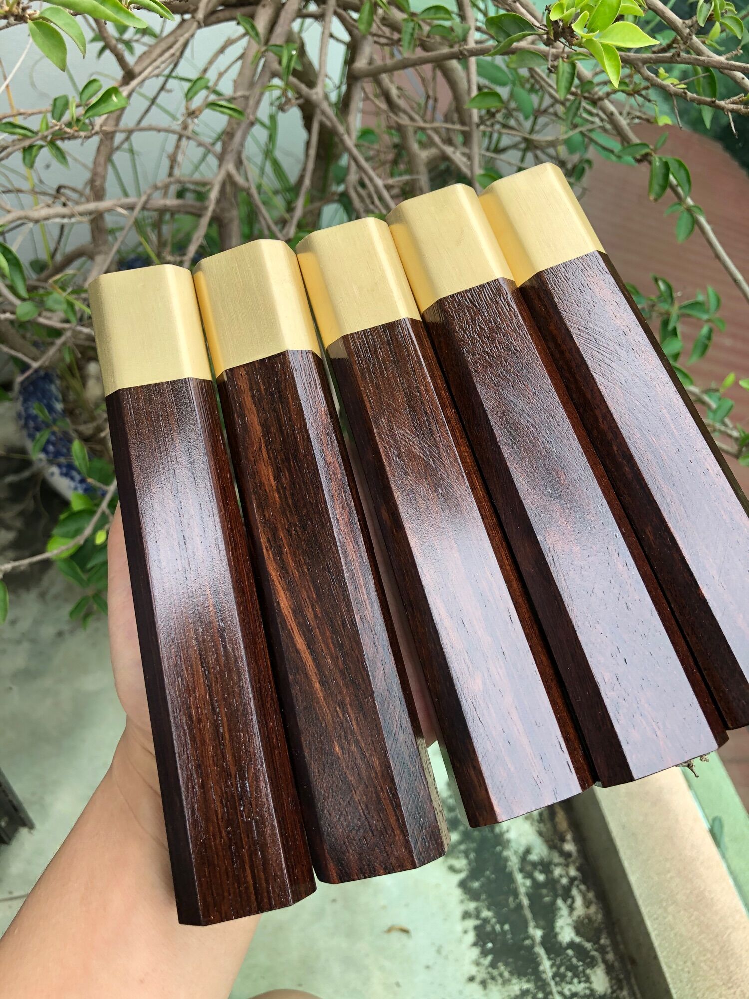 Chuôi cẩm khâu đồng