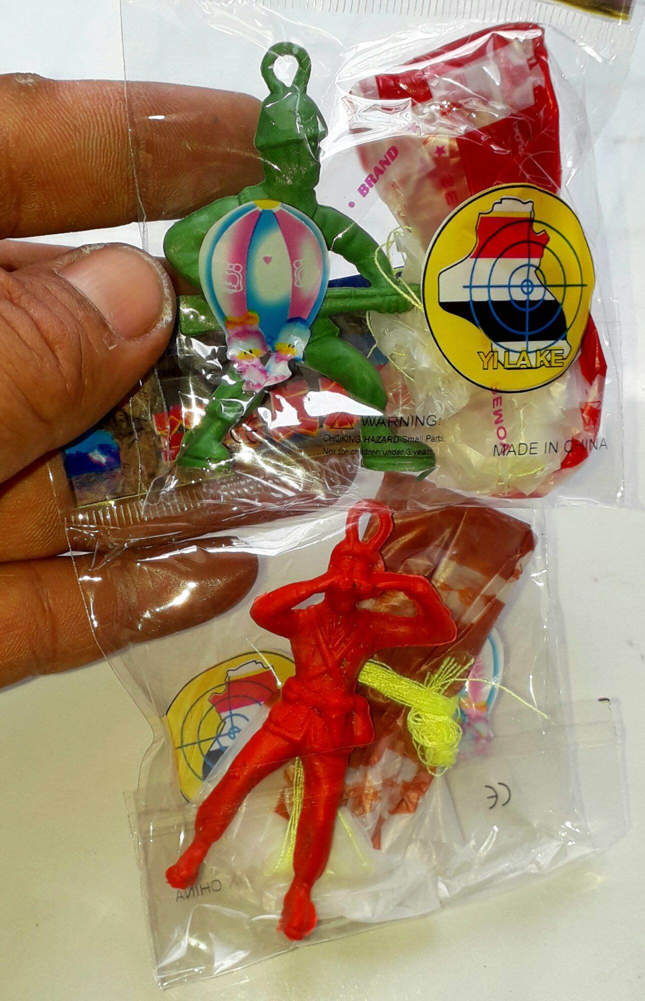 Combo 4 cái mô hình lính nhảy dù tuổi thơ