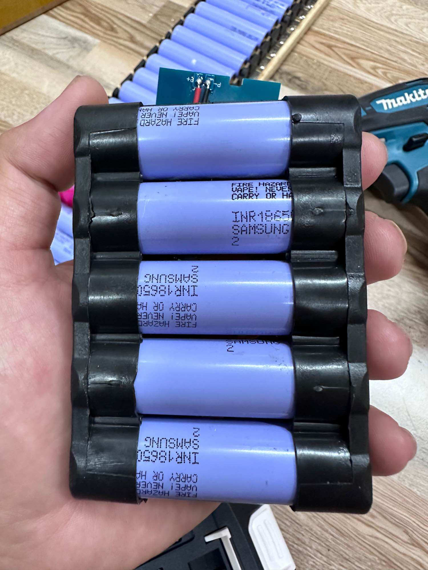 Khối Pin mỏng 1 hàng cell 2.5Ah SAMSUNG 25S ( Ráp từ Cell tháo khối USA )