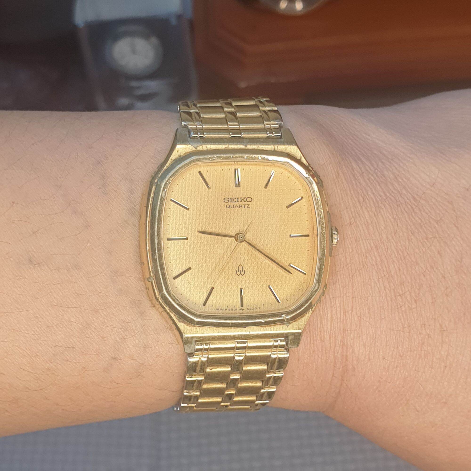 Đồng hồ nam hiệu Seiko của Nhật