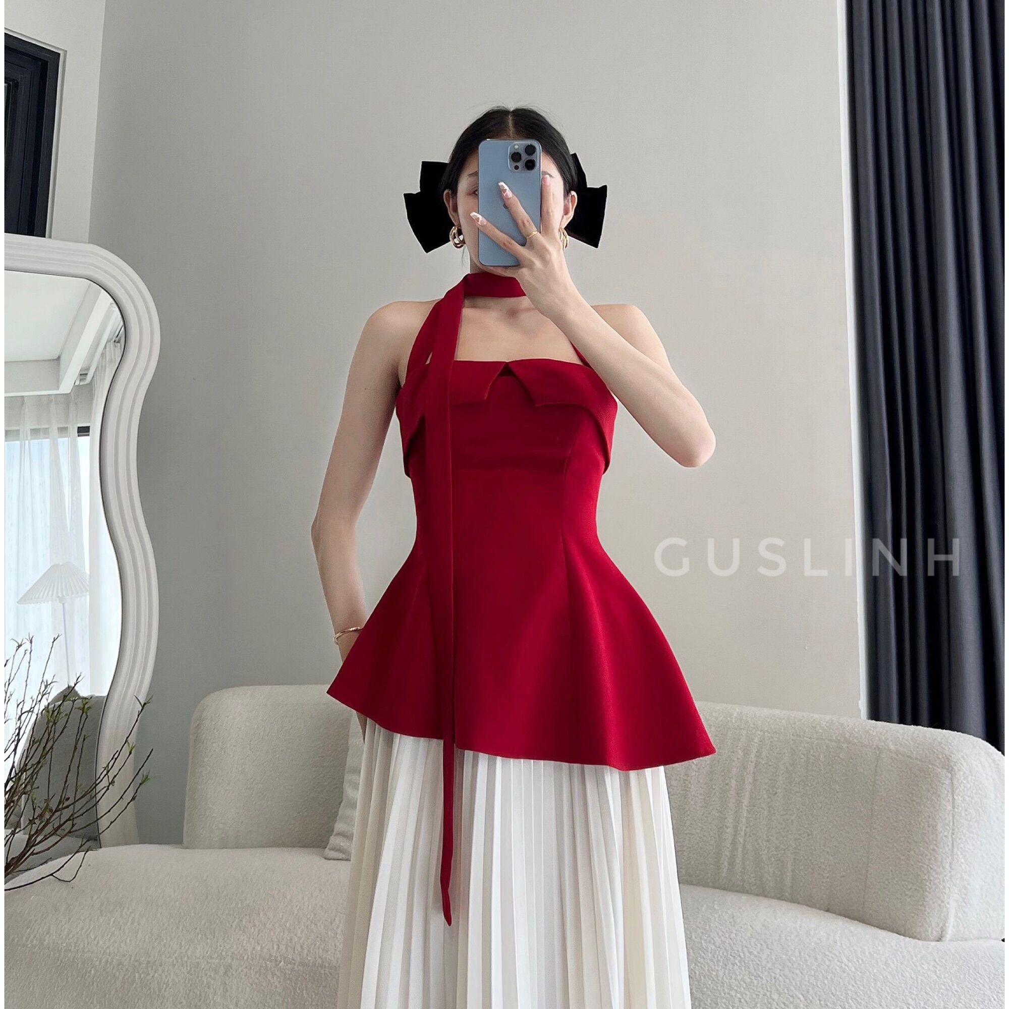 Áo cúp ngực thiết kế dây cột cổ được nhiều kiểu màu đỏ