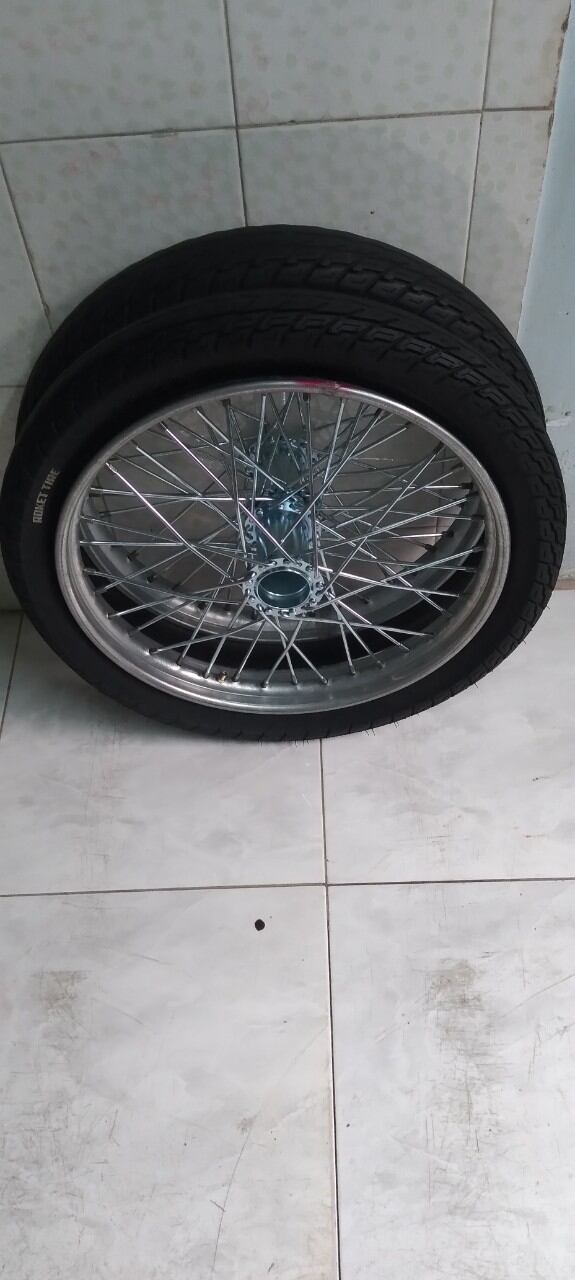 Bánh xe lôi 317/52 ,sp không bao gồm trục và bạc bi,giá sp được tính trên 1 bánh