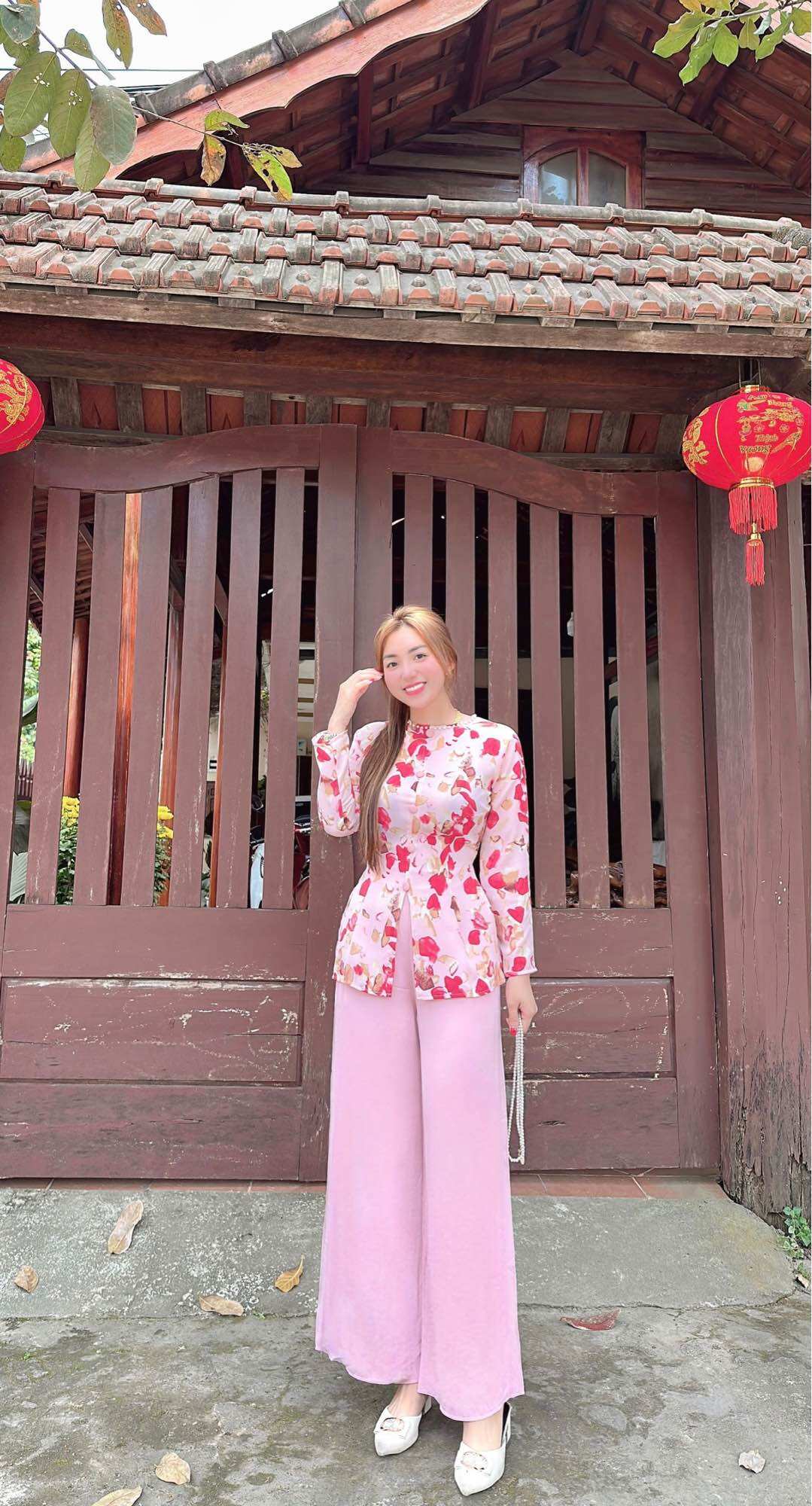 Bà ba truyền thống nút bộc sang trọng