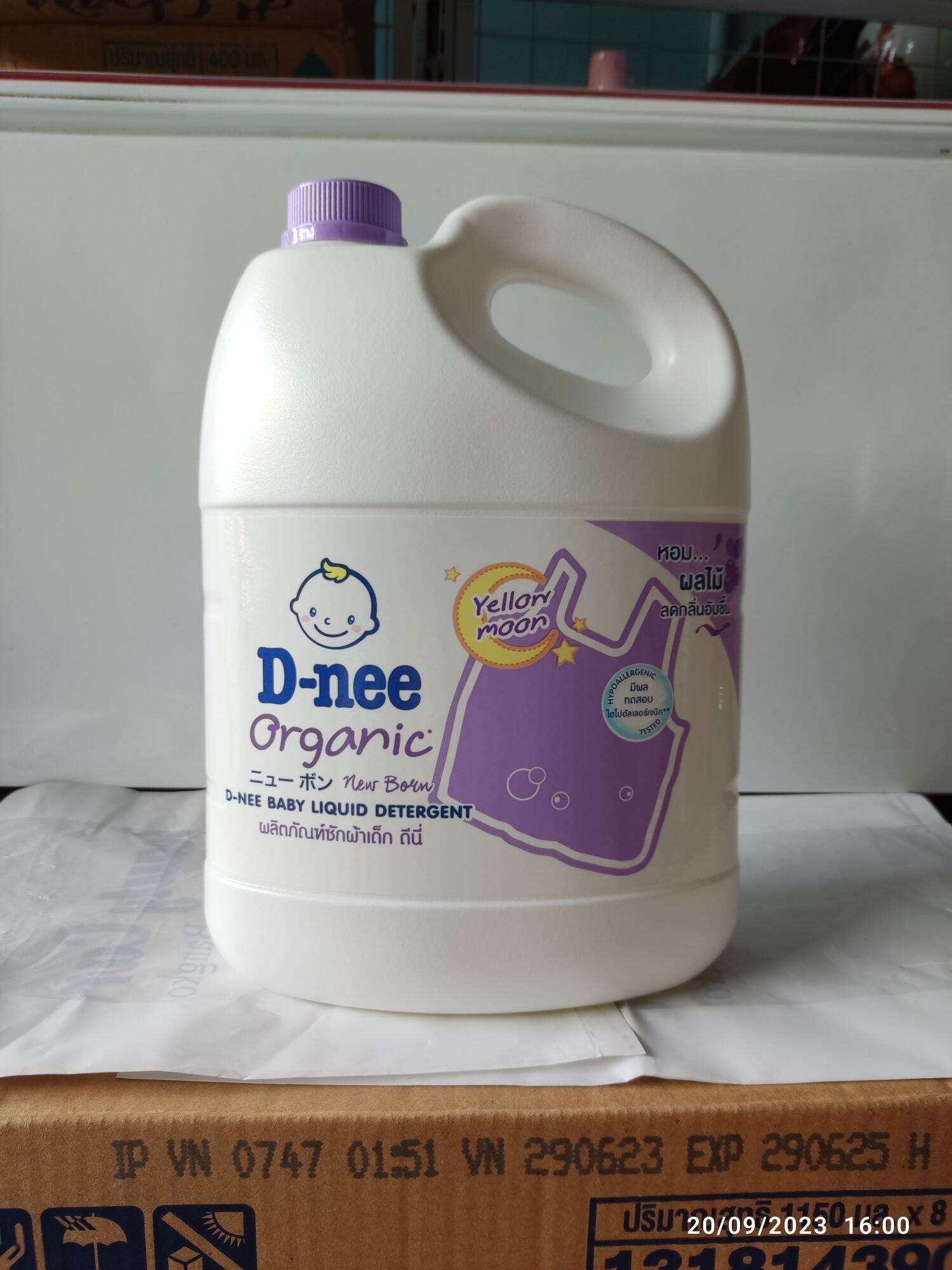 Nước giặt xả dnee tím thái lan 3l hàng chuẩn an toàn cho bé mùi thơm rất dễ chịu