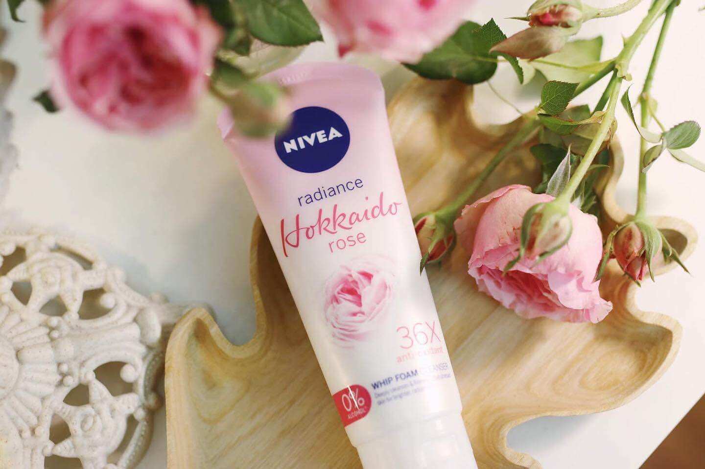 Sữa rữa mặt nivea hoa hồng nhật bản