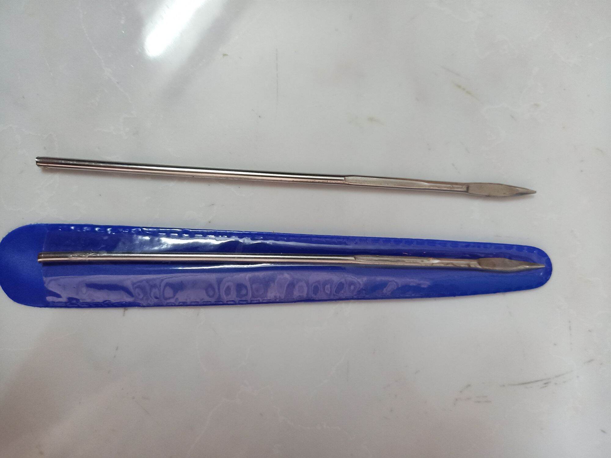 Cây lấy khoé đầu nhọn dùng lấy khoé móng tay