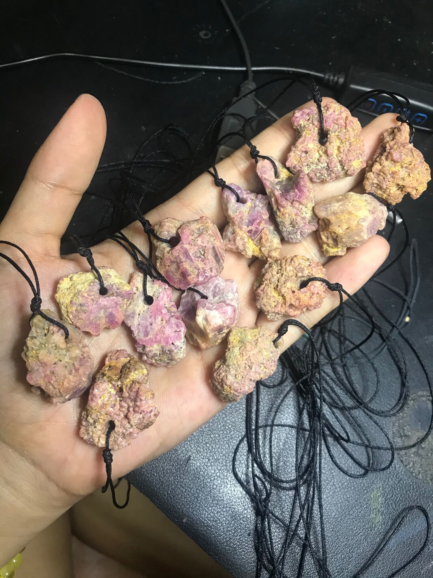 Dây đeo đá thanh tẩy Ruby thô