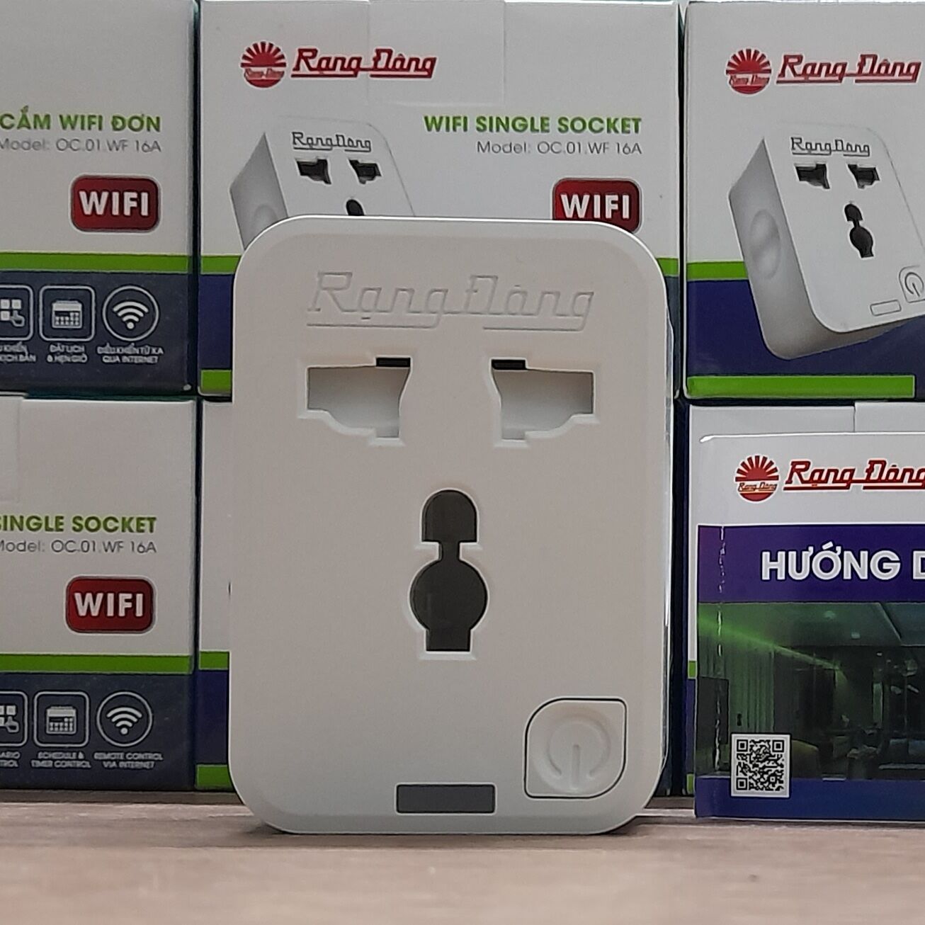 Ổ cắm thông minh 16a - ổ cắm wifi rạng đông 3500w model: oc .01 wf-16a