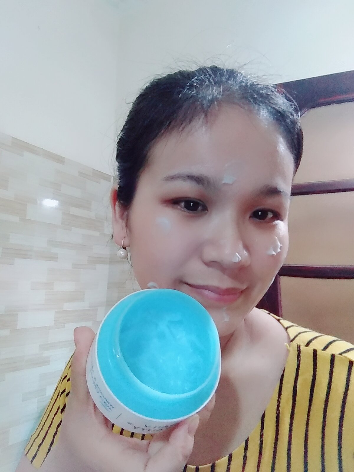 kem dưỡng ẩm Aqua Daily Beauty
