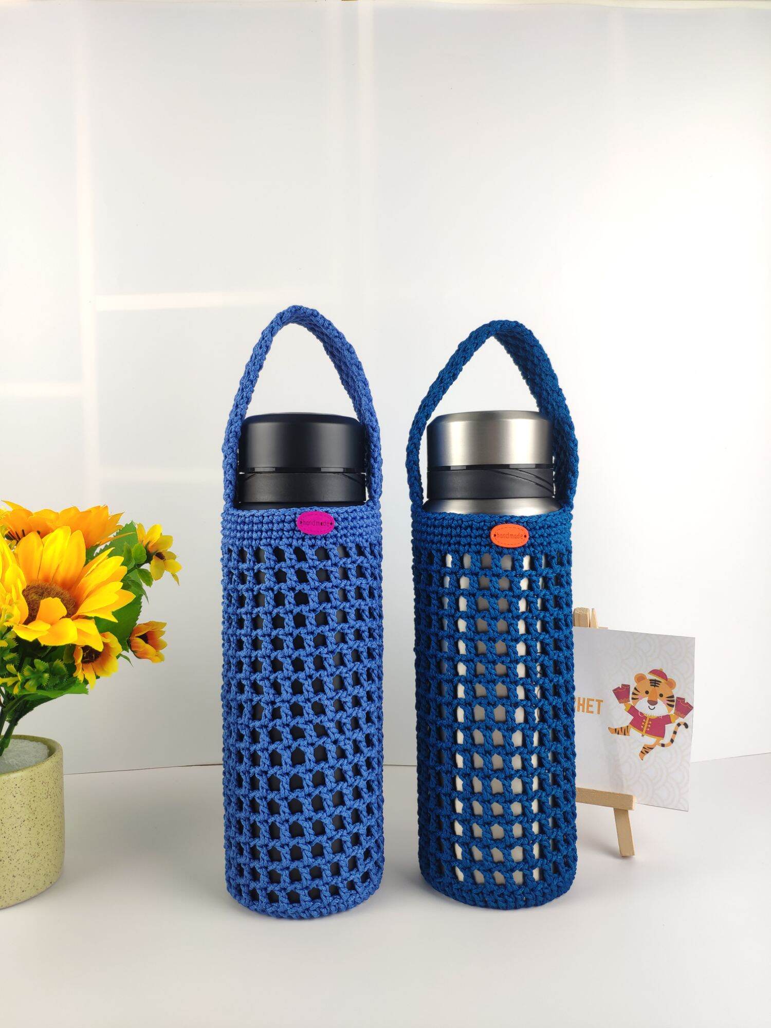 Túi đựng bình nước handmade size 800ml màu xanh len đan thiết kế tay cầm phù hợp đựng bình nước du lịch