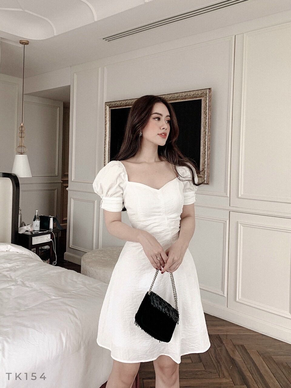 Đầm trắng tay ngắn