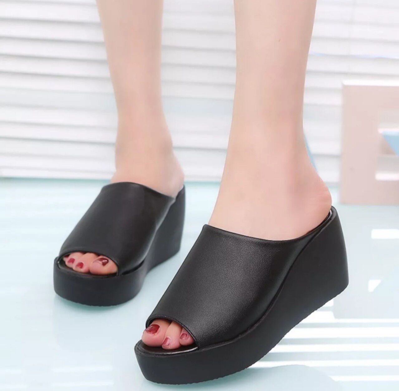 Dép đế xuồng quai da kiểu mới cao 6p giá 159k