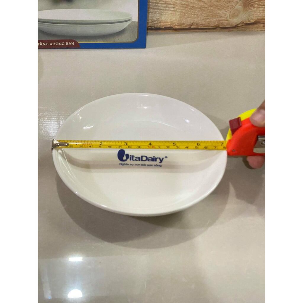 Bộ 2 dĩa trắng sứ 18cm quà Vitadairy