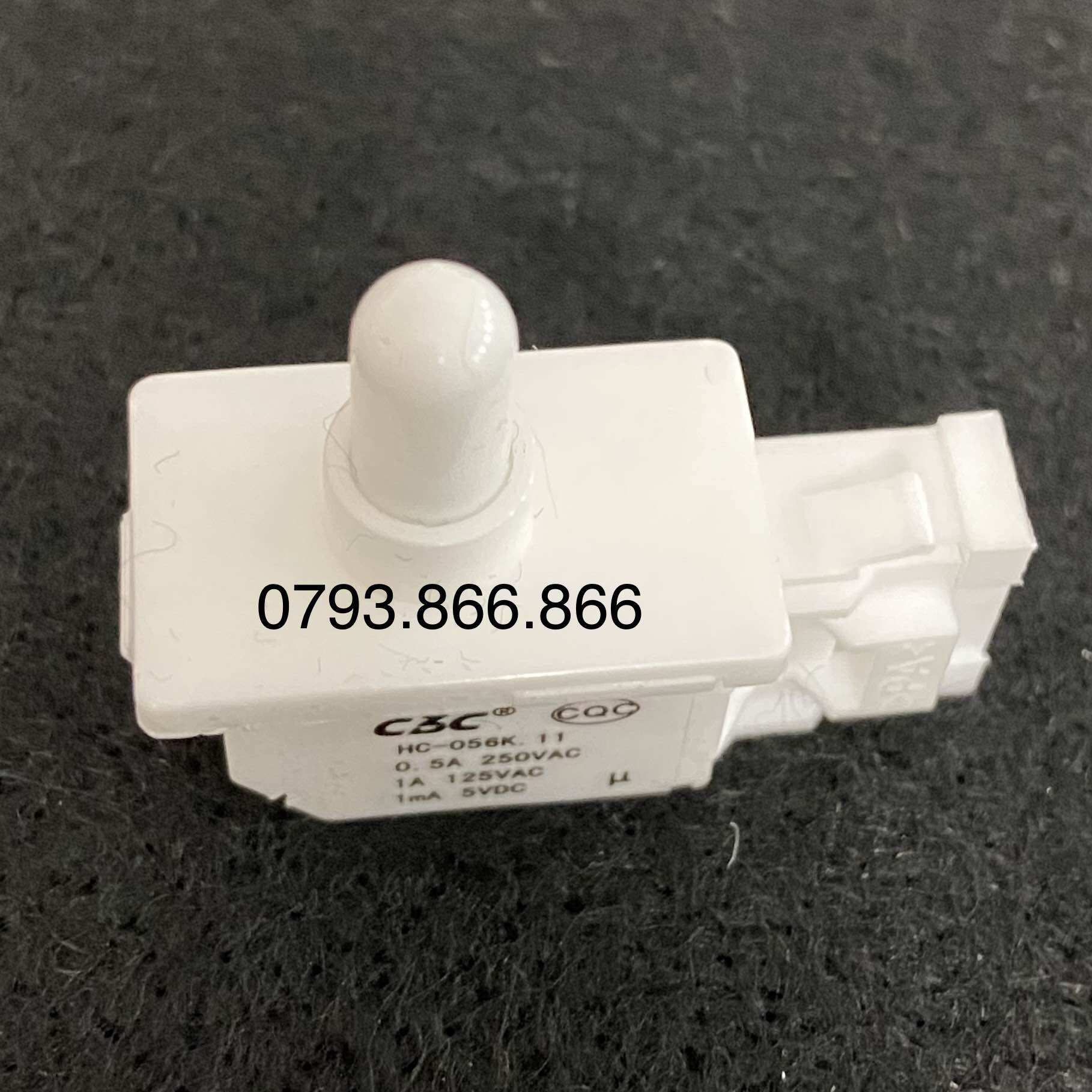 Công tắc cánh cửa tủ lạnh Hitachi