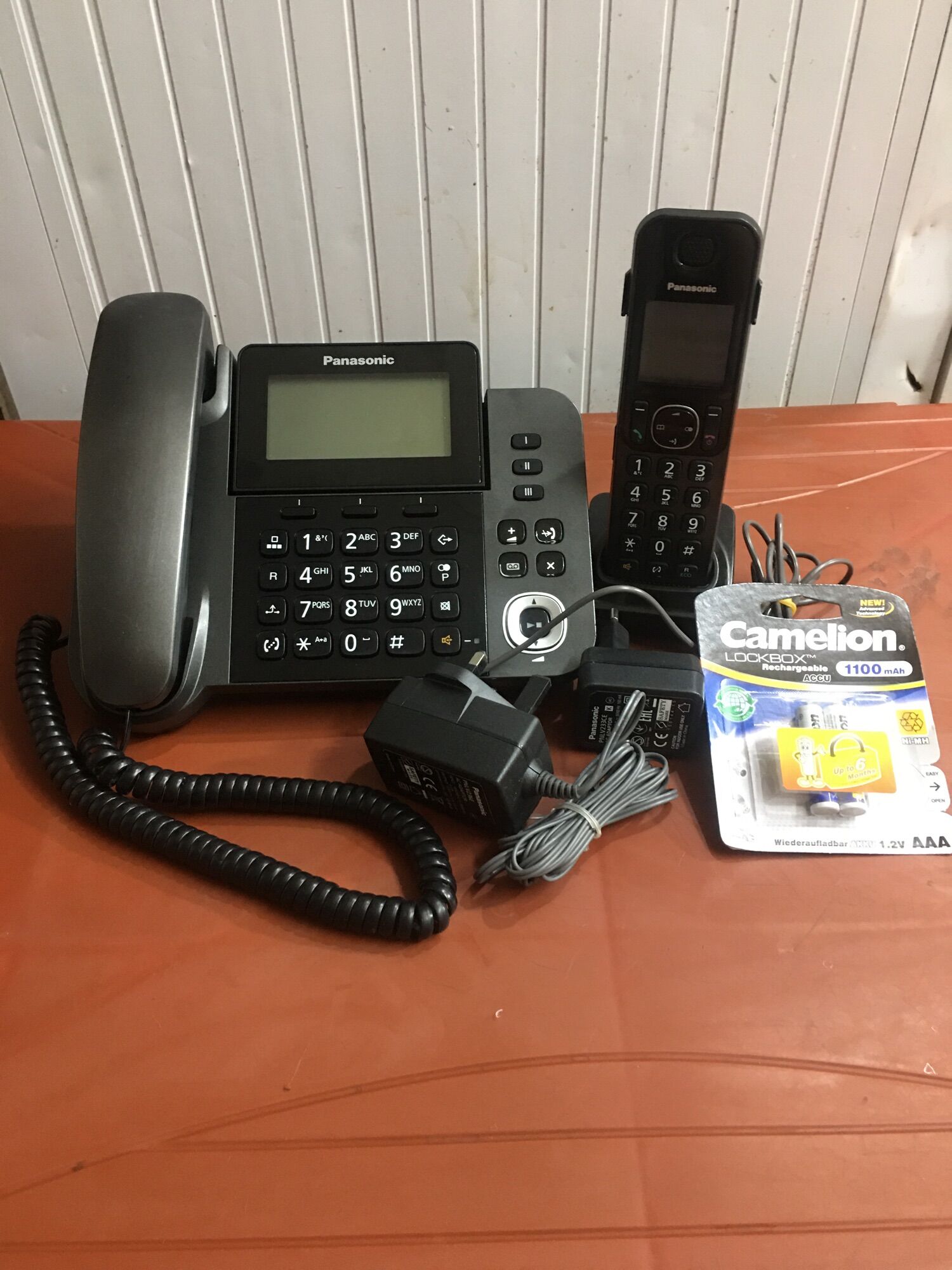 Điện Thoại Panasonic KX-TGF310CX