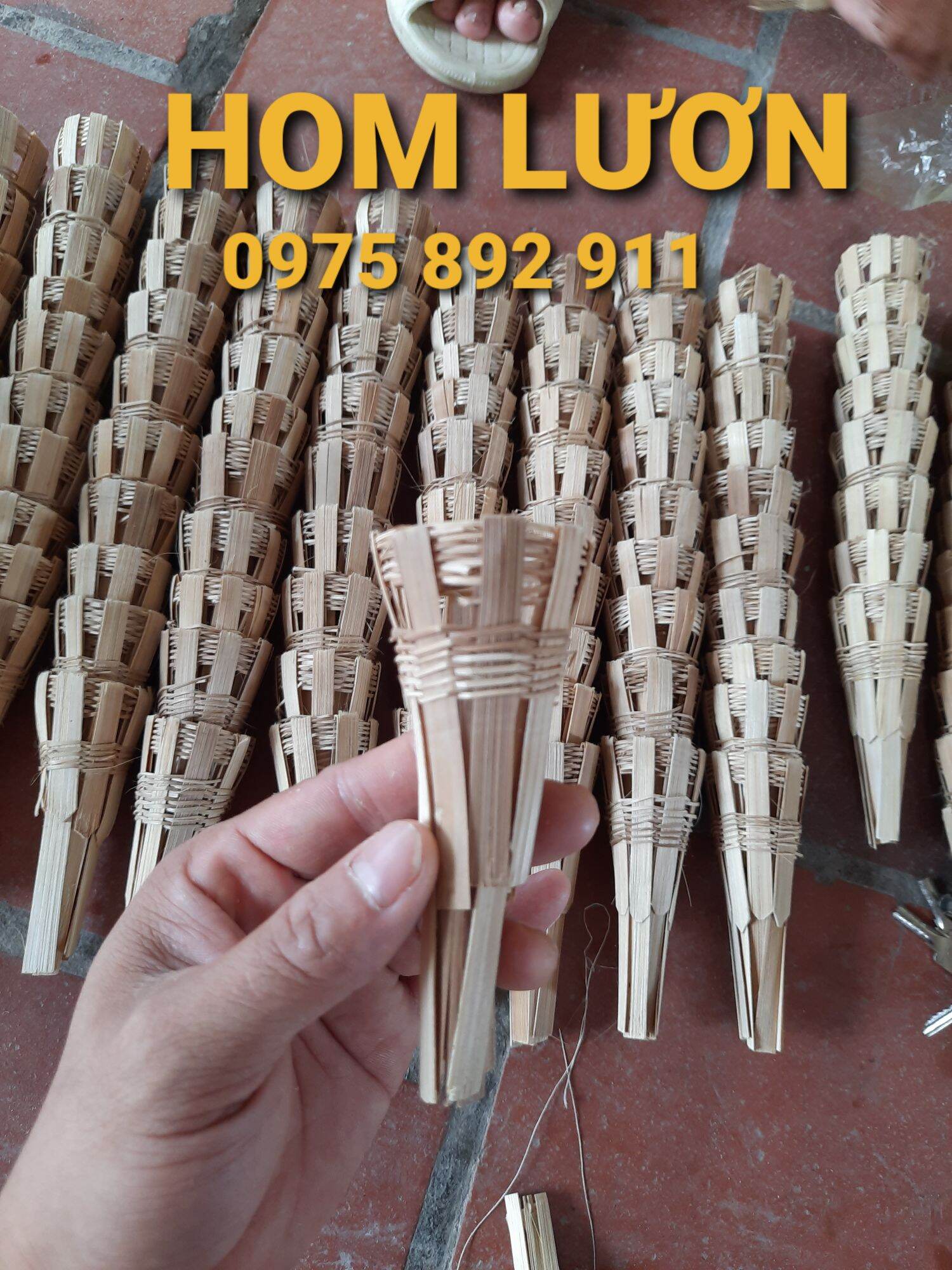 Hom lươn bằng tre