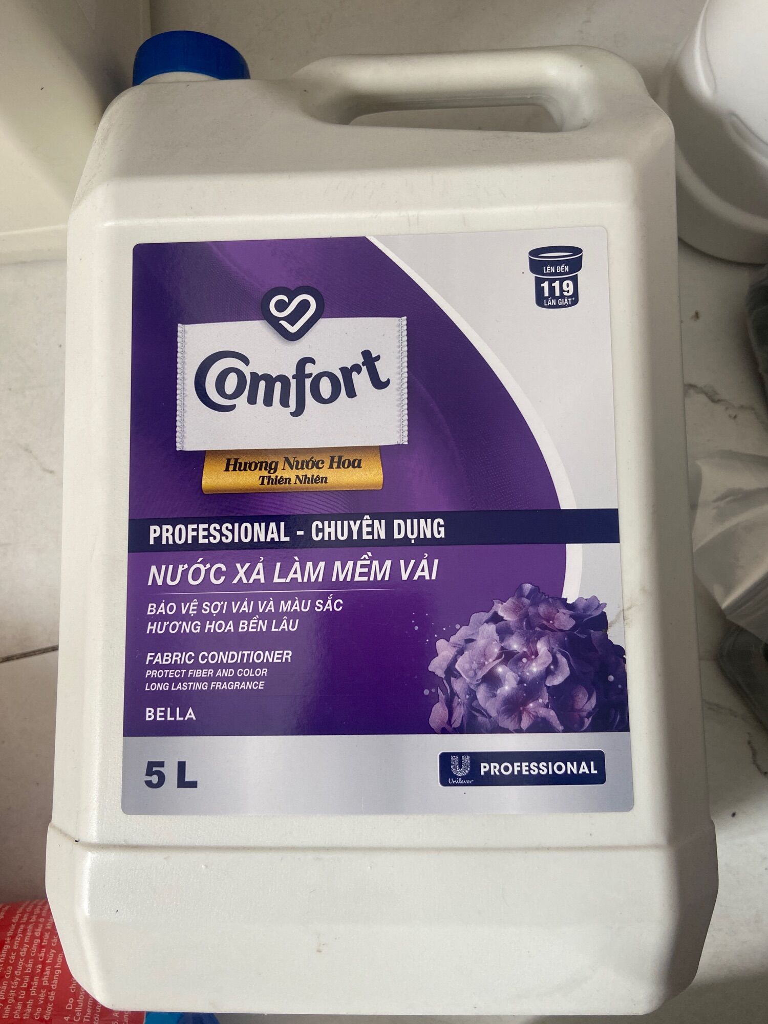Nước Xả Vải Comfort Hương Nước Hoa Can 5L tím xanh trắng