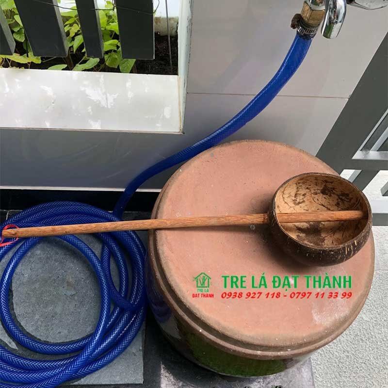Gáo dừa múc mước tưới cây, múc tinh dầu,gội đầu