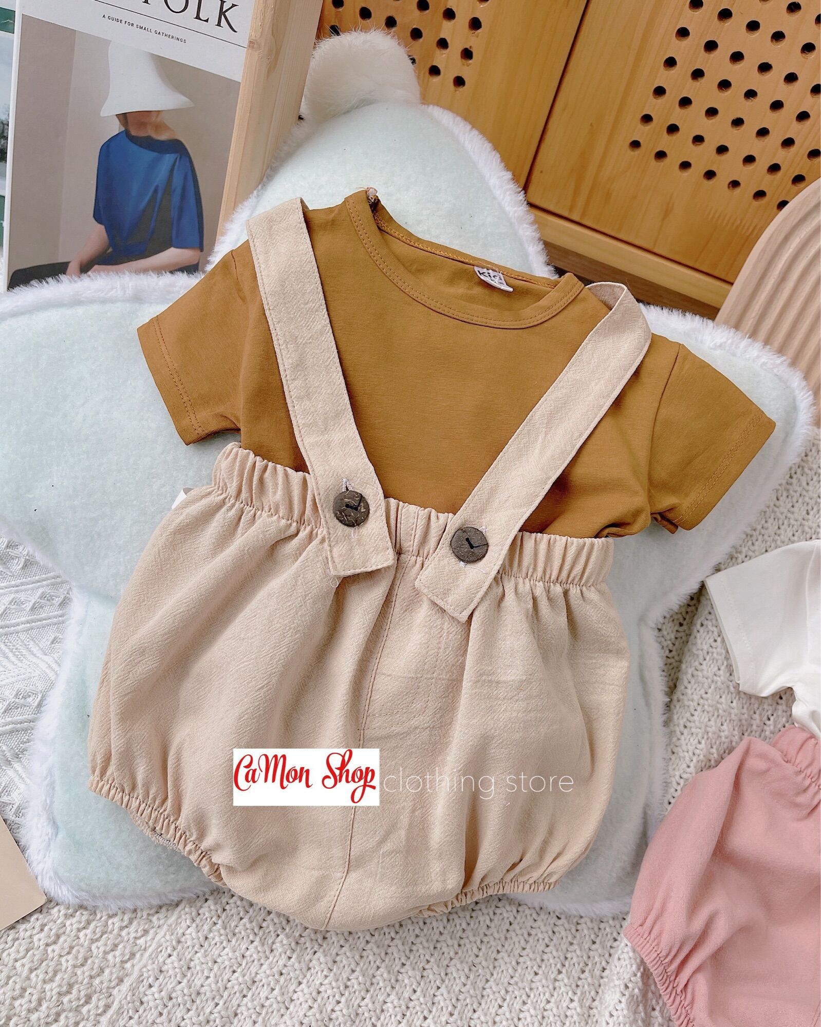 Set yếm kèm áo cực xinh bé gái