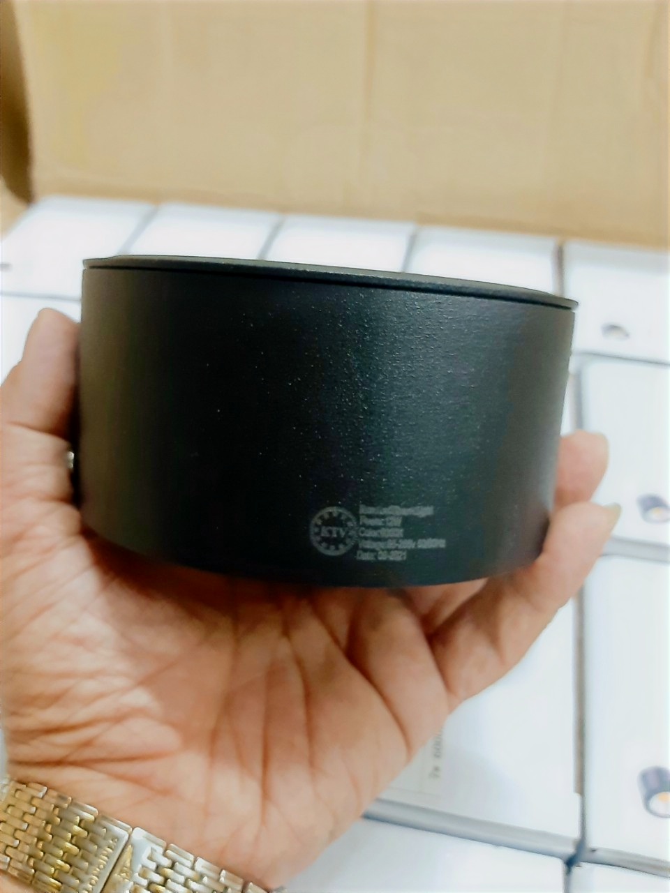 Đèn led ống bơ lắp nổi trần12w 3 màu