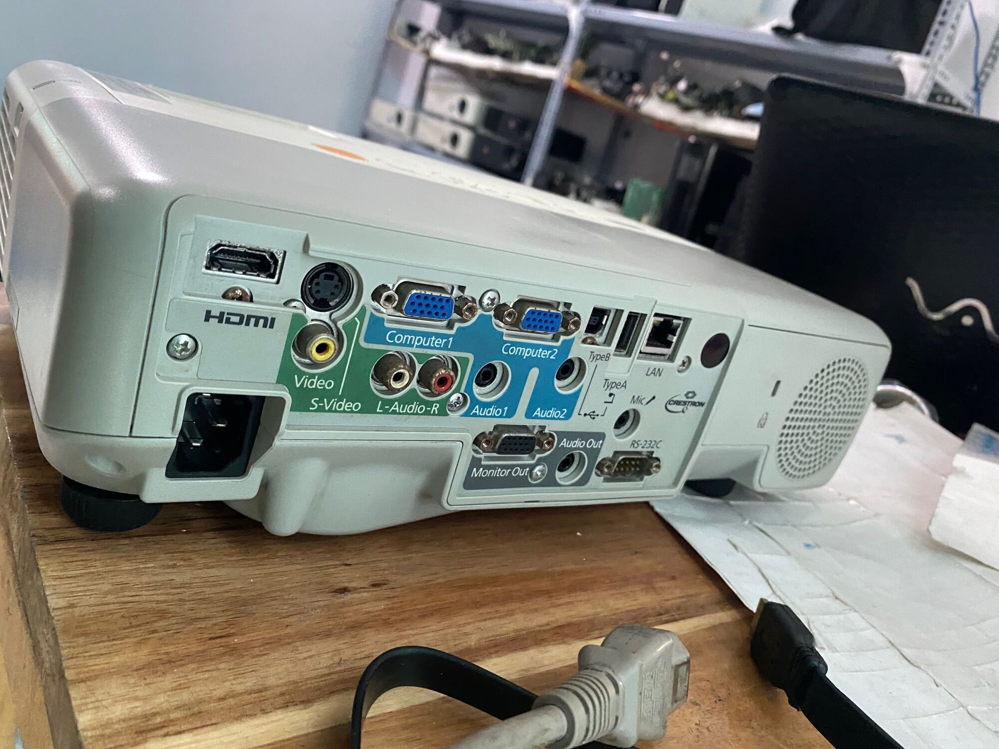 Máy chiếu đá banh cho quán nhỏ Epson EB-905