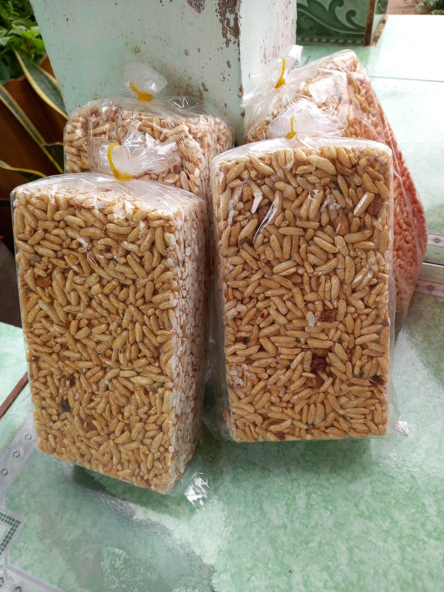 Combo 4 Cây Cốm Gạo Miền Tây Giòn Béo 200g