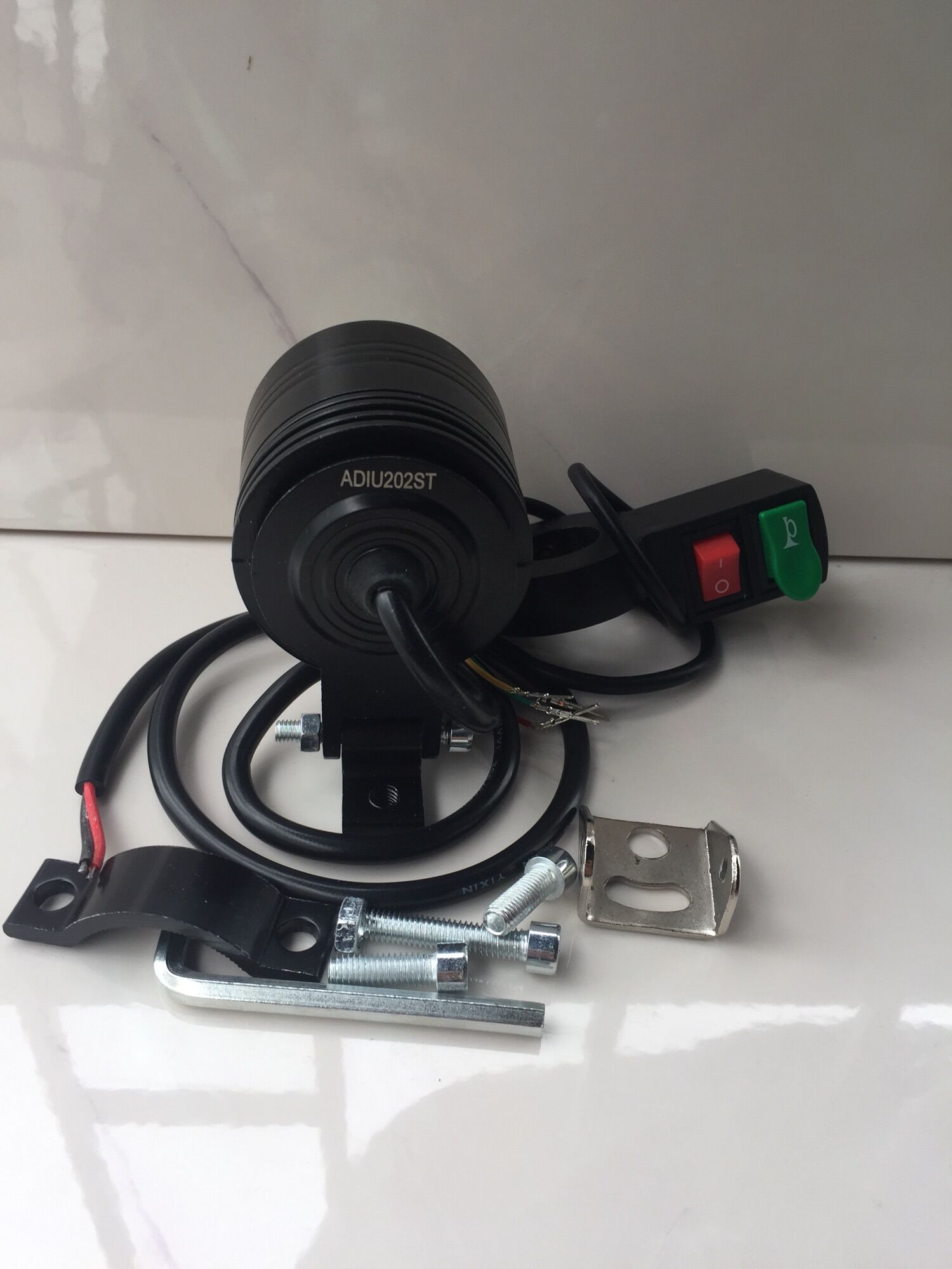 Đèn L4 Ngắn 3 Chế Độ + C.Tắc Tay Lái