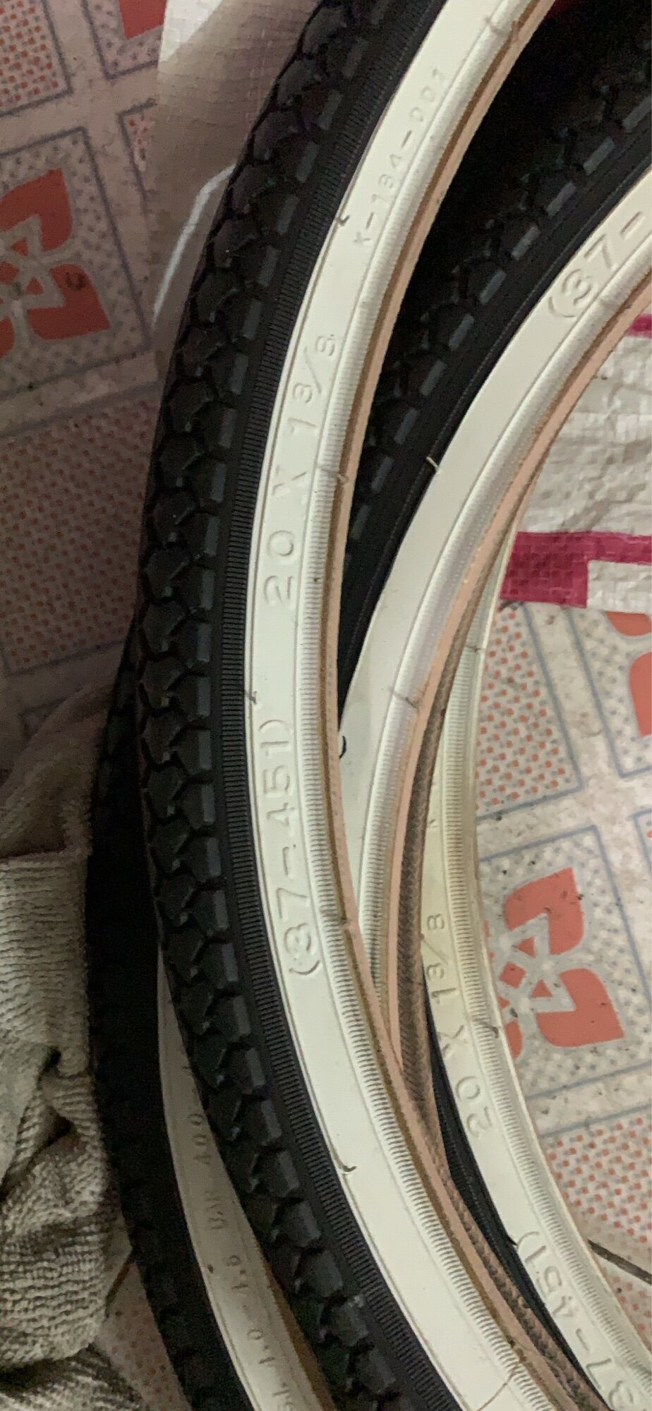 săm và lốp xe đạp nhỡ cỡ