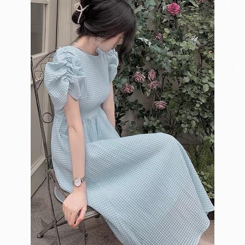 Đầm trắng tiểu thư dự tiệc dáng dài tay bồng