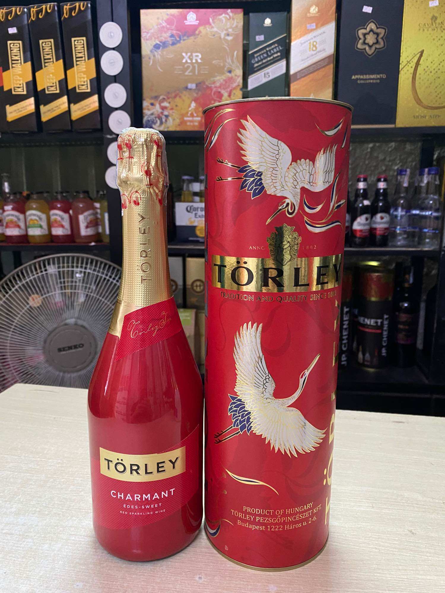Vang Nổ Đỏ Hungary TORLEY CHARMANT Demi Sec 12% 750ml