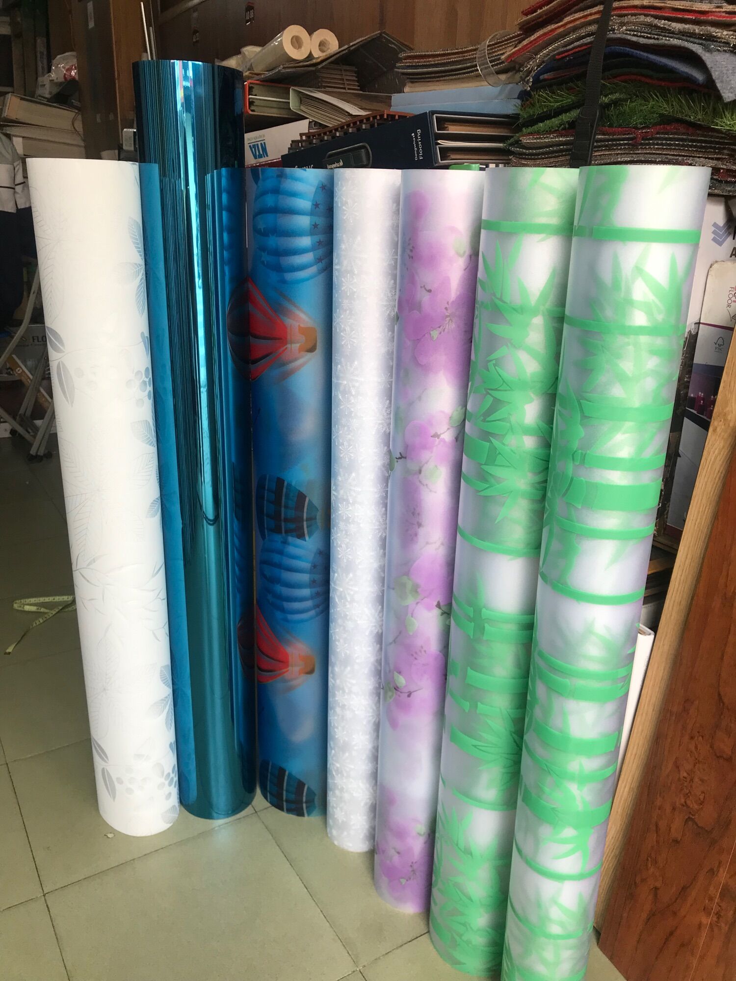 Dụng Cụ Dán Kính Dán Tường Ngọc Linh