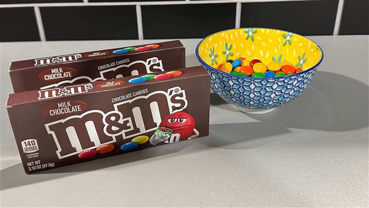 (U.S.A)Kẹo Sô Cô La Sữa M&M Milk Chocolate 87.9g