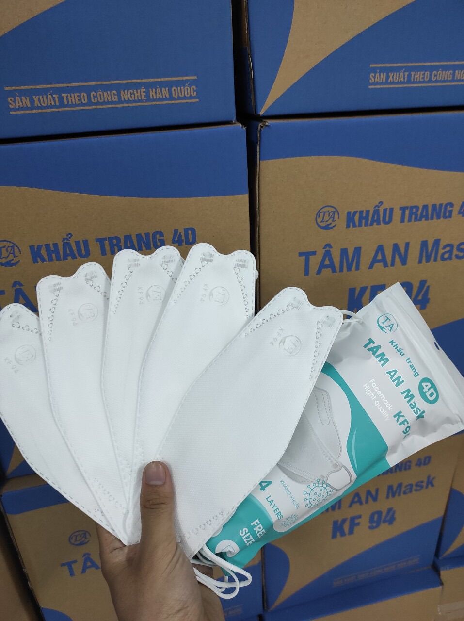1 thùng 100 cái Khẩu trang KF94 (thùng 10 gói, gói 10 cái )