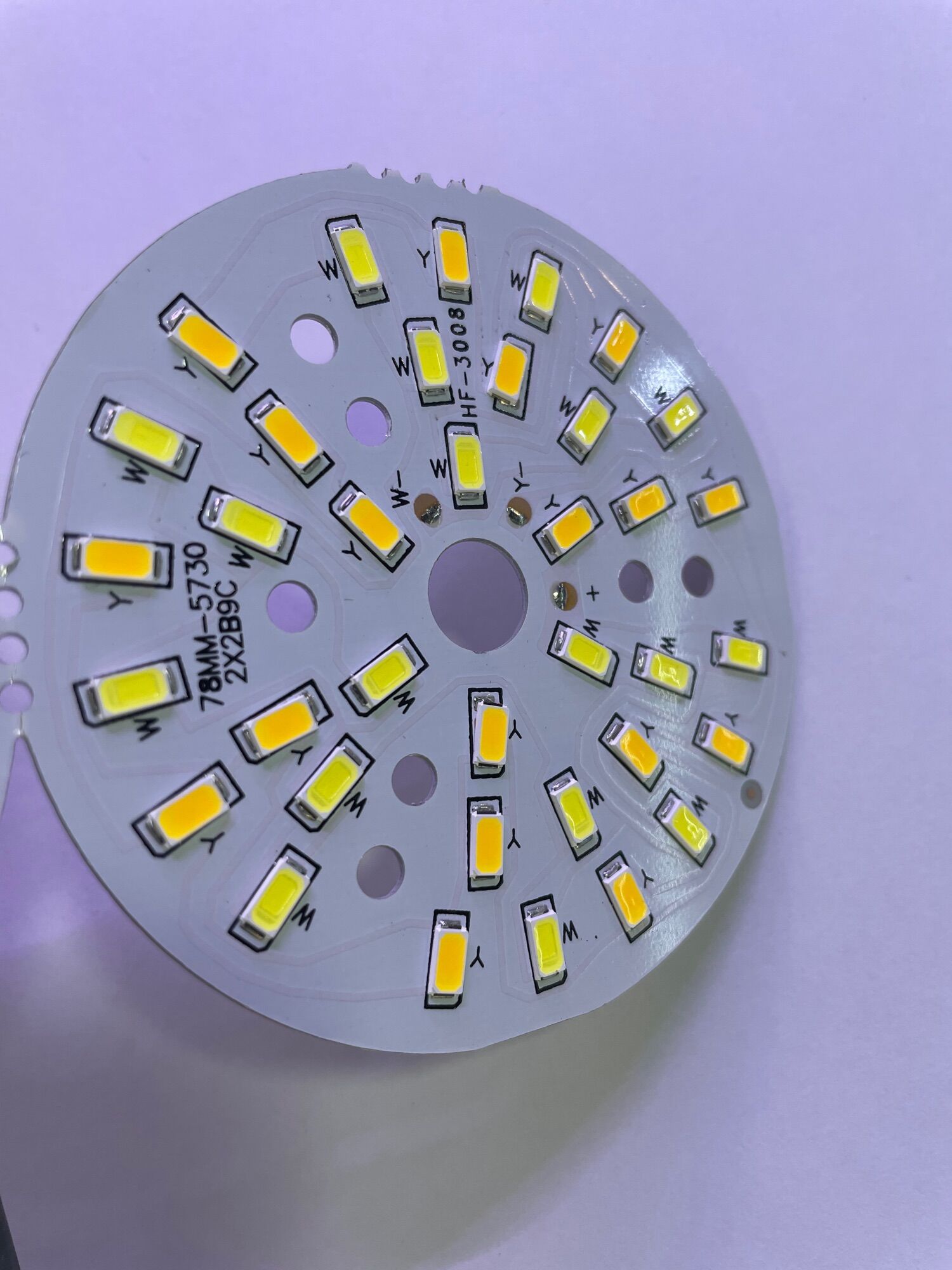 Led miếng 3 màu 9W dùng qua chấn lưu