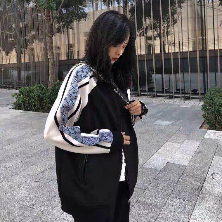 Áo Khoác Dù Viền Tay Gucci KD55