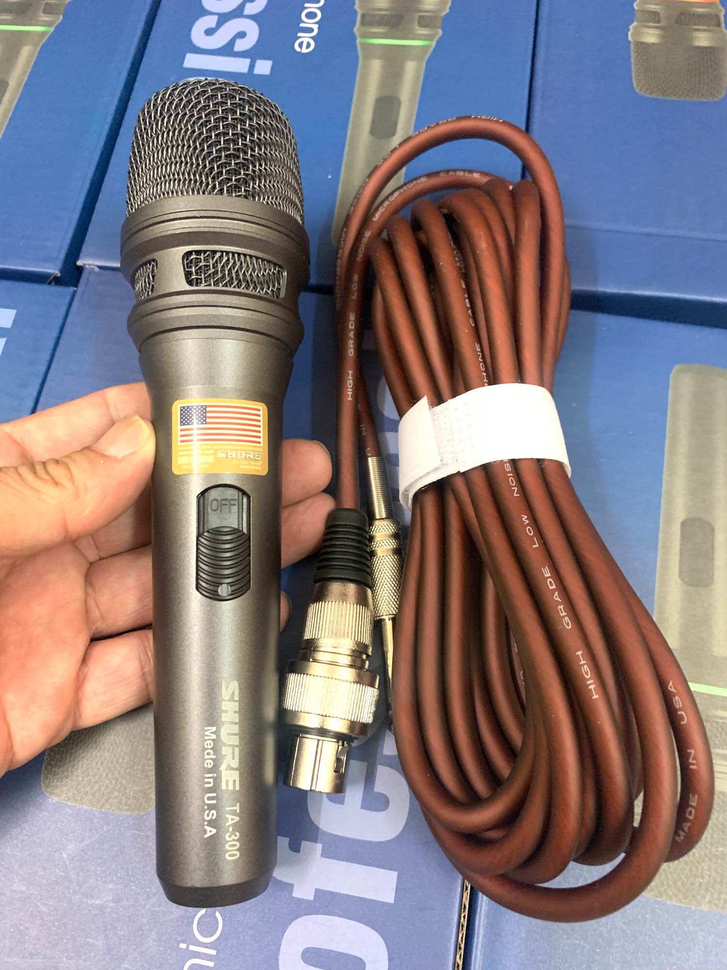 Micro shure ta300 - made in USA, có chuôi khoá chắc chắn