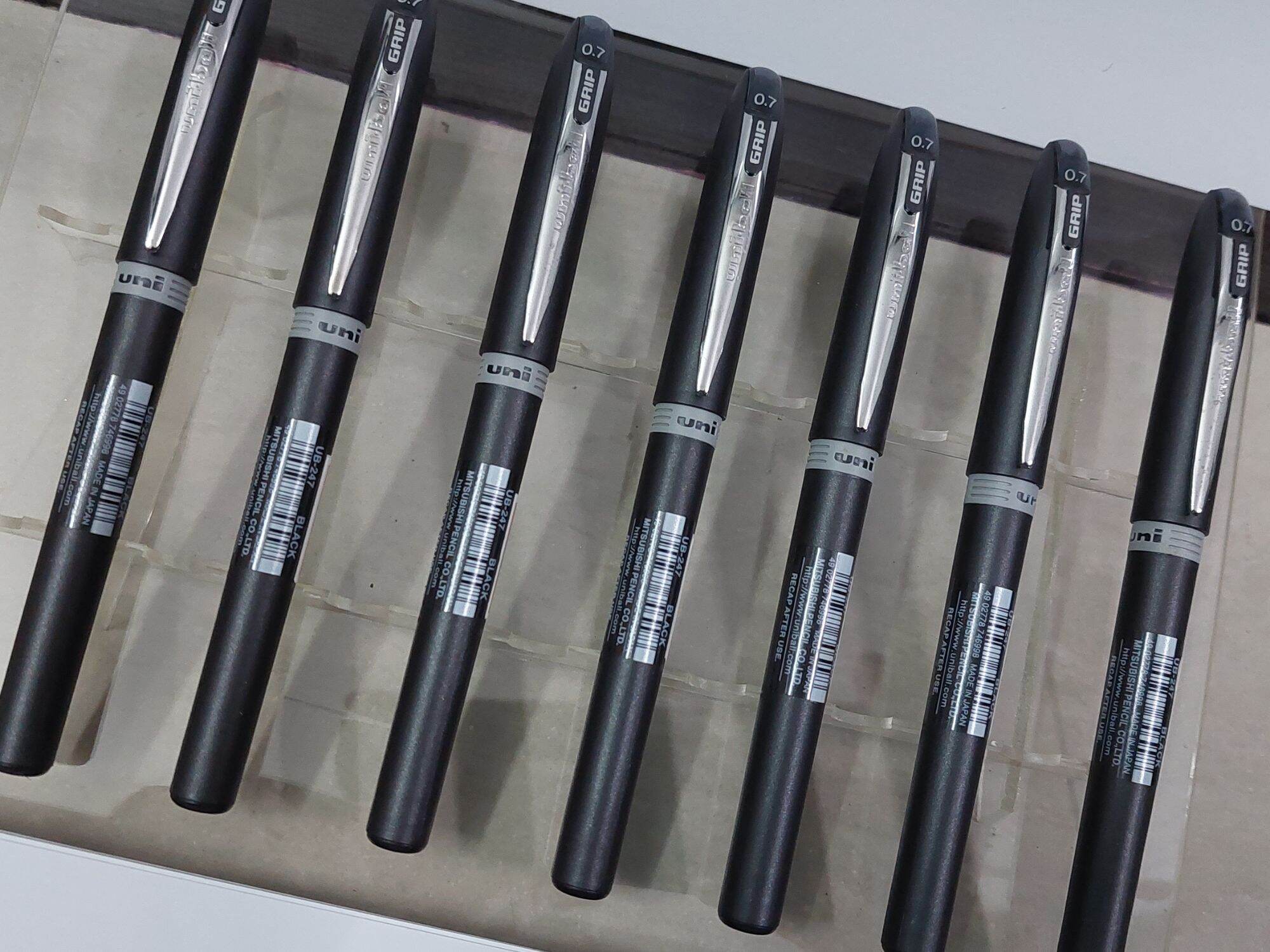 Bút Uni UB-247 GRIP Fine (Viết & Ký) Roller ball Pen ( Made in Japan) 0.7mm