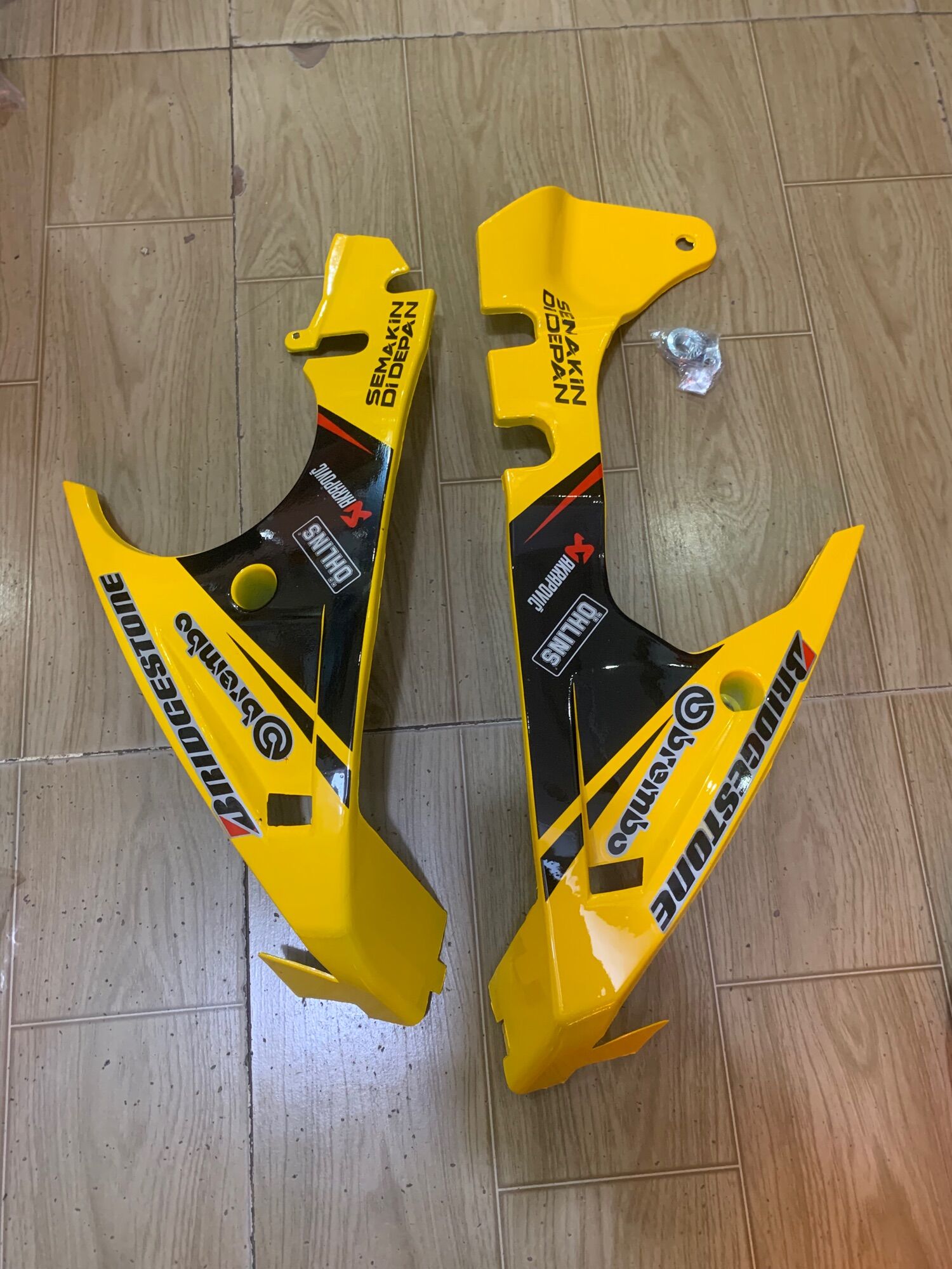 mỏ cày xe exciter 150 màu vàng