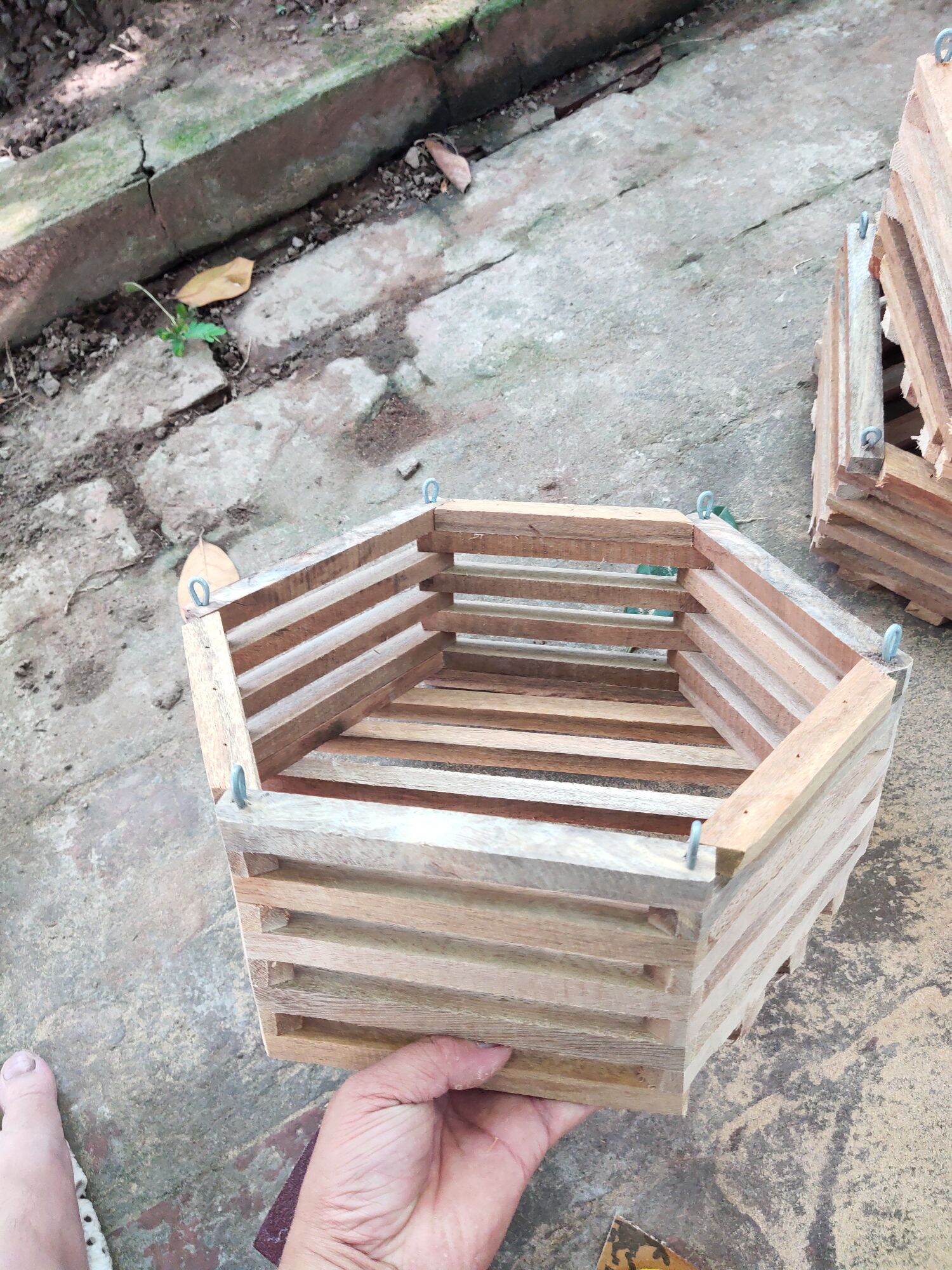 chậu gỗ trồng lan lục giác size 30cm
