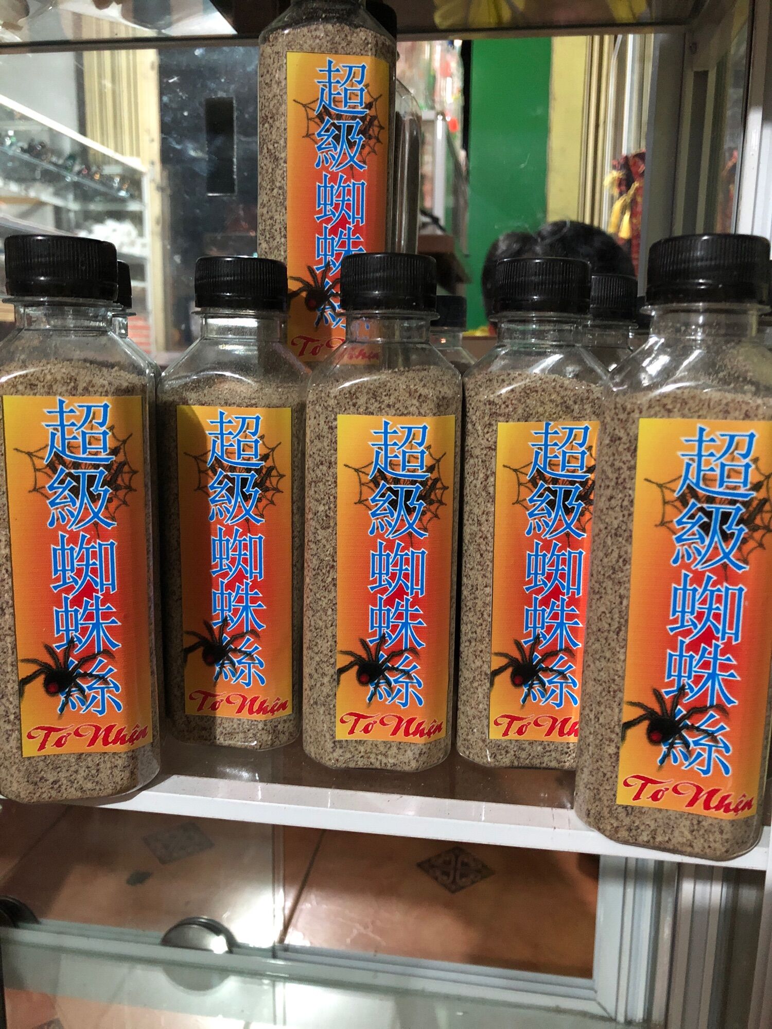 Tơ nhện câu cá mồi vuốt