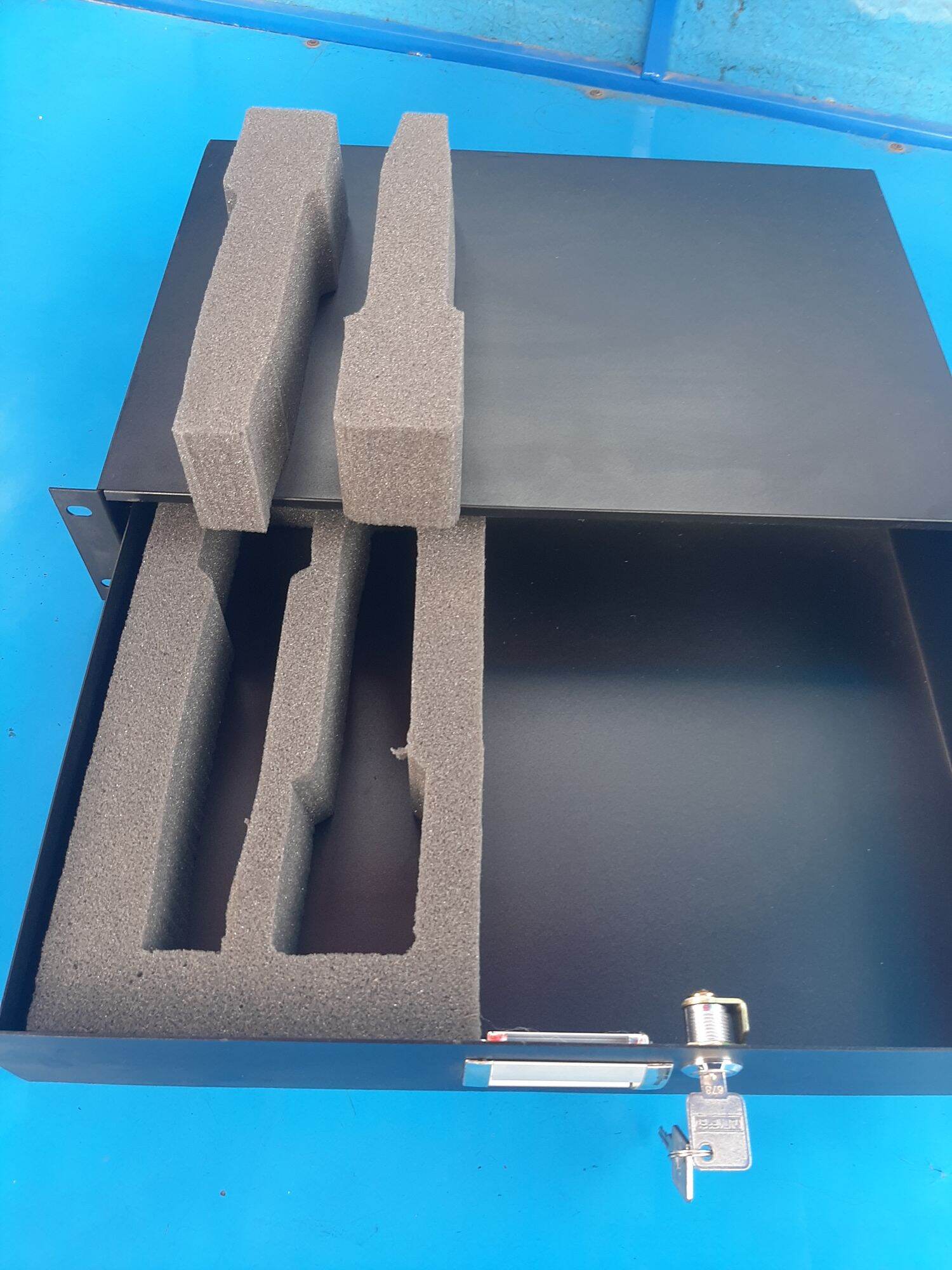 Ngăn kéo đựng micro có mút 2 tay mic
