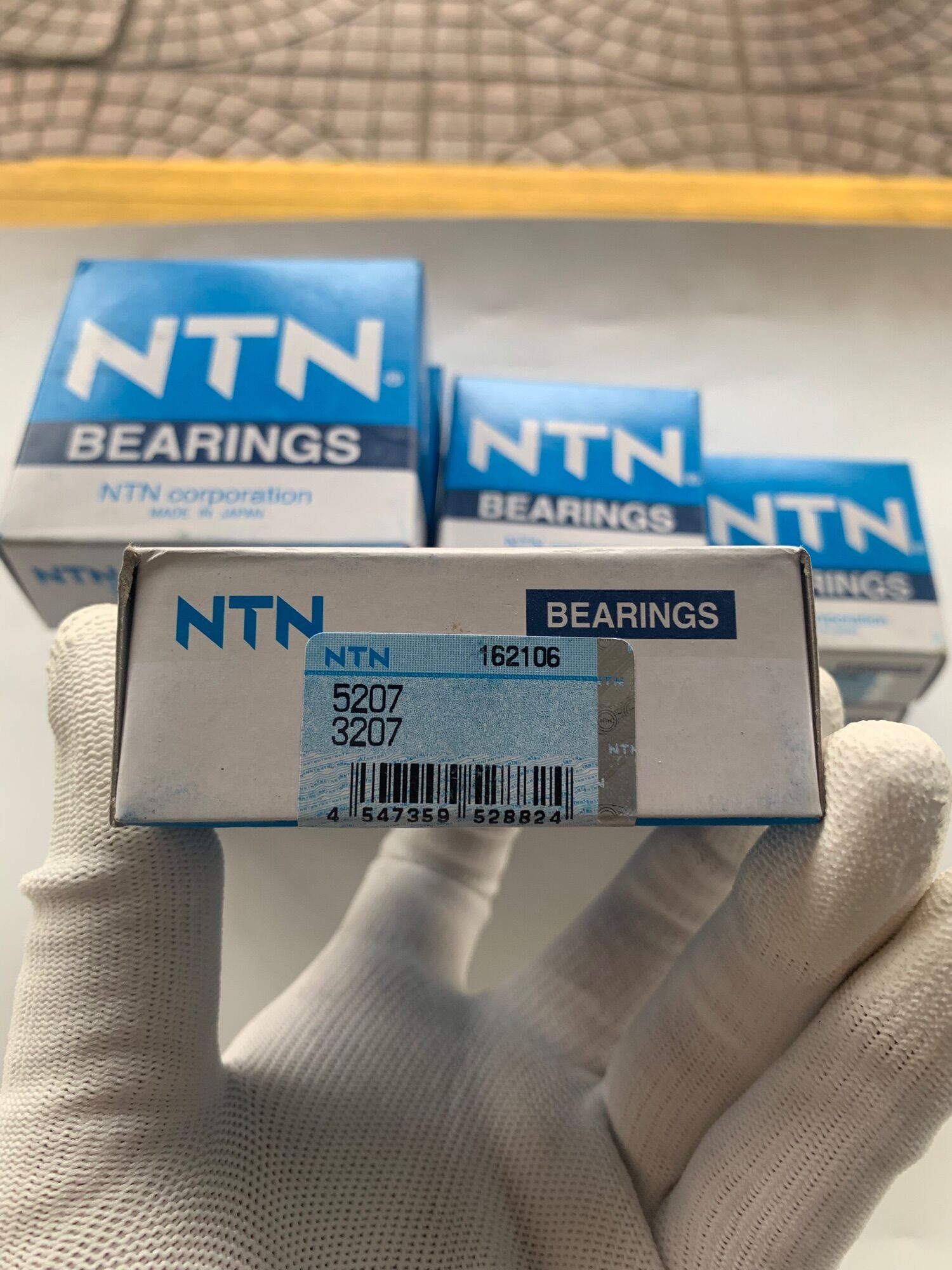Vòng bi, bạc đạn nhật ntn 5207 chịu lực