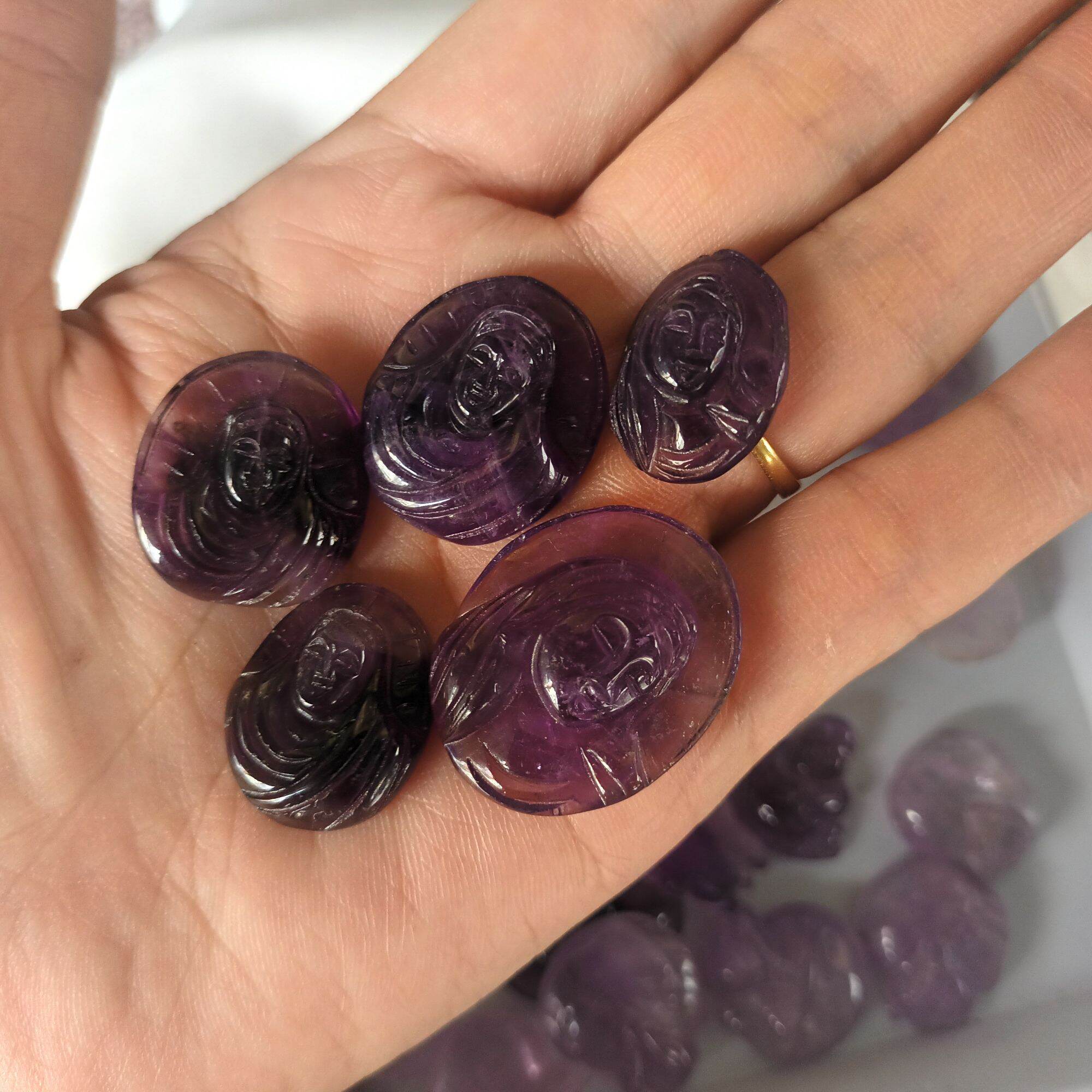 Mặt đá đức mẹ Maria thạch anh tím thiên nhiên