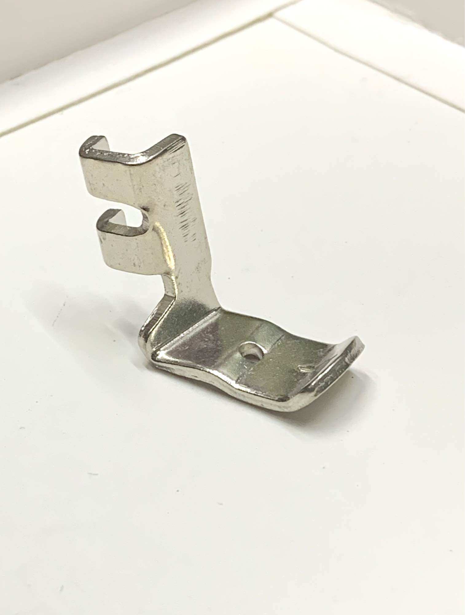 Chân vịt máy gia đình con bướm may nhún