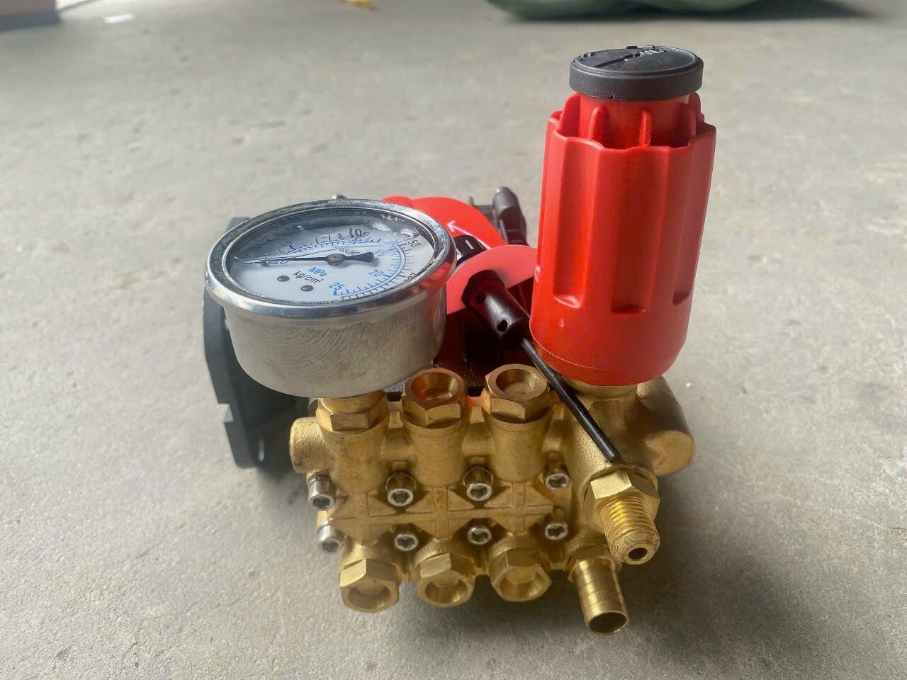 Cụm đầu máy rửa xe cao áp 228  cốt 19mm.