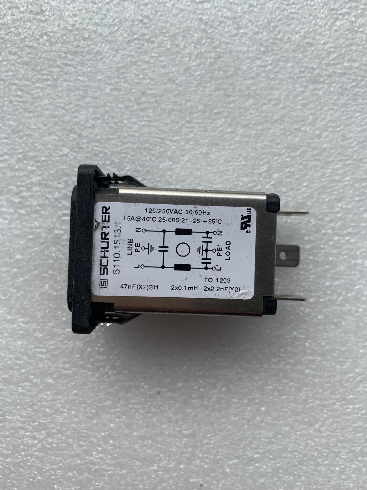 Đui cắm lọc điện Thụy sĩ 15A