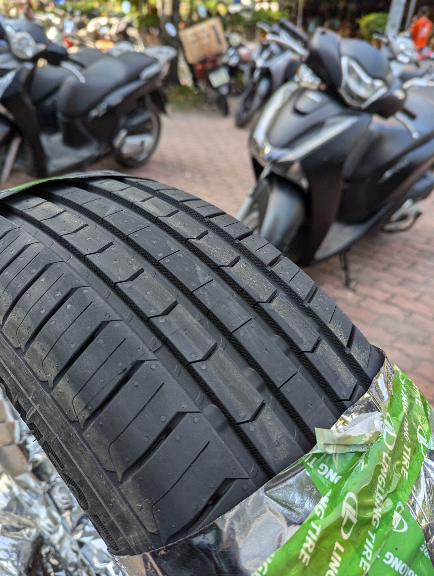 Freeship 195/60r16 xe suzuki XL7