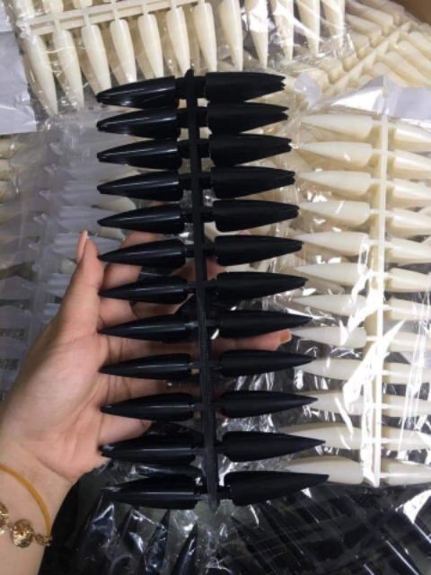 Móng vẽ mẫu tròn và nhọn
